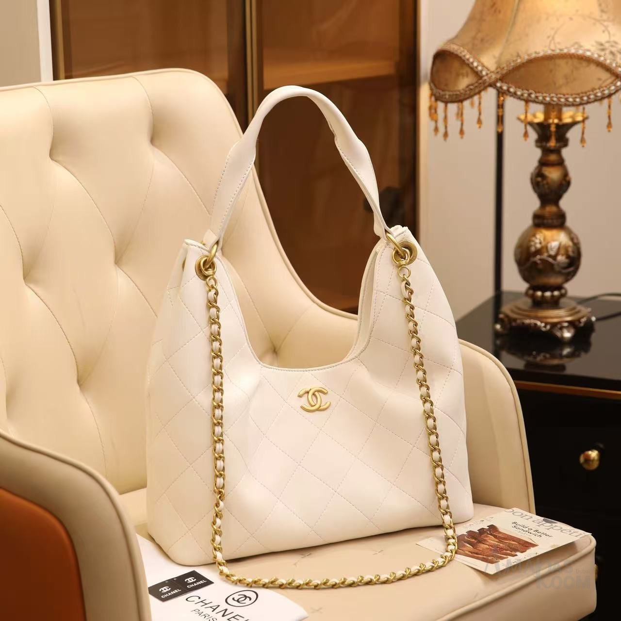 Chanel Bag | 25 Medium Hobo Light Beige Quilted Caviar
