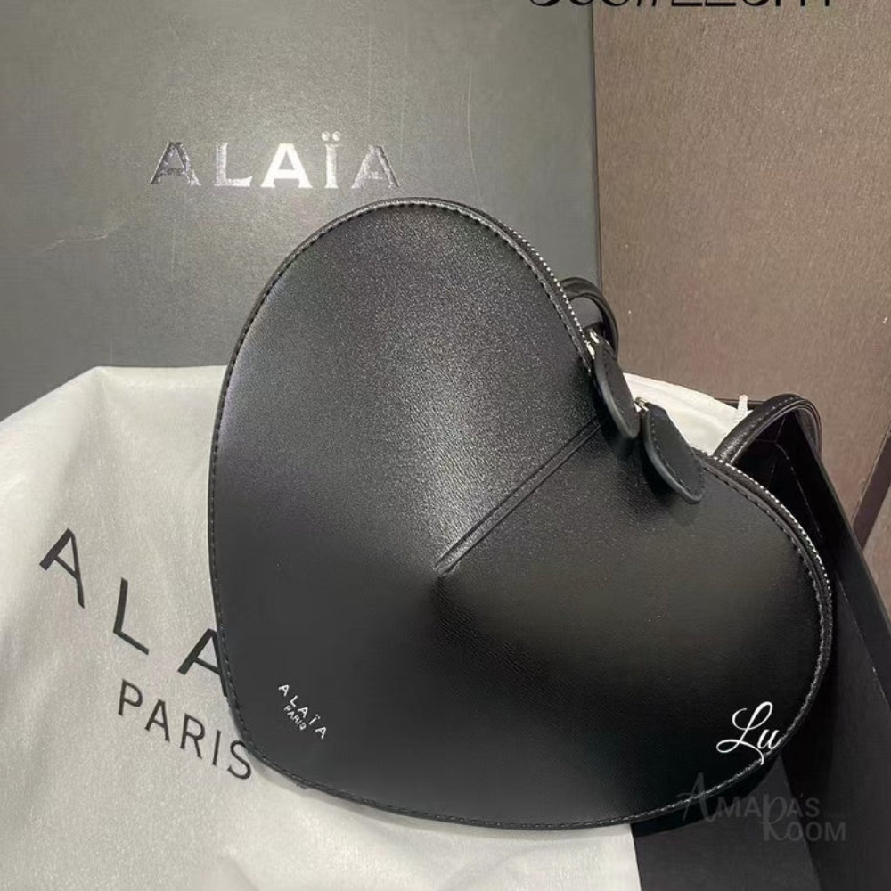 Alaïa Bag Le Cœur Bag Calfskin Grey