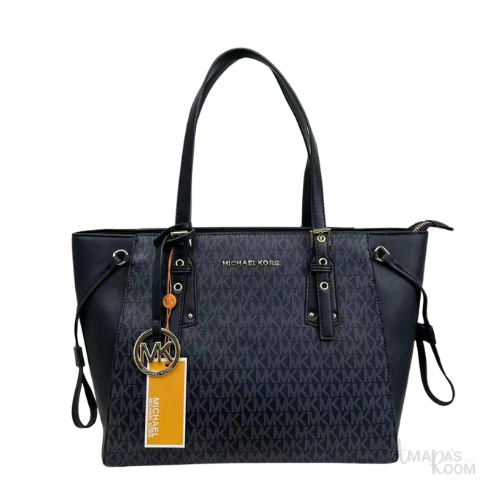 Michael Kors Bag | Signature Voyager Leather Black