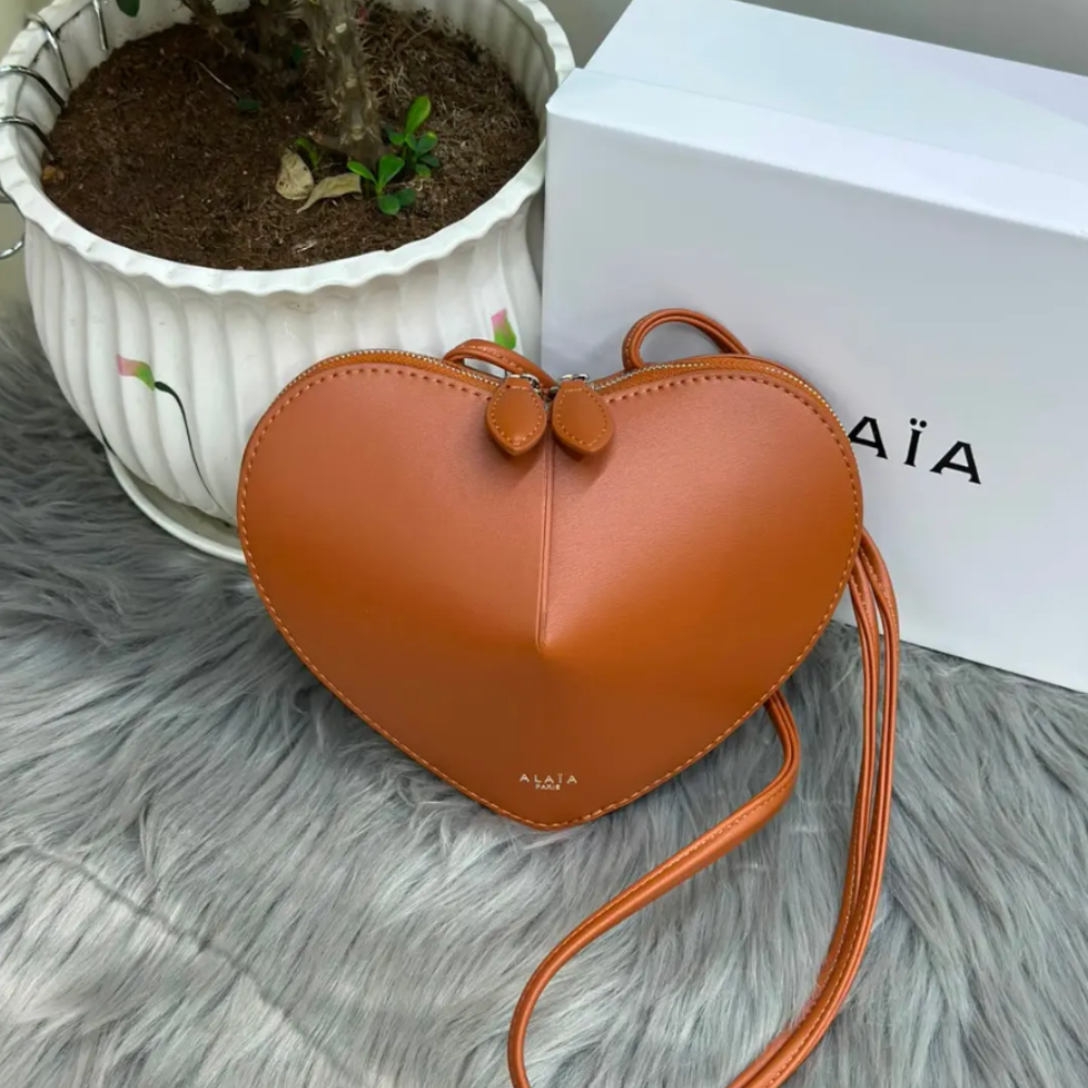Alaïa Bag Le Cœur Bag Calfskin