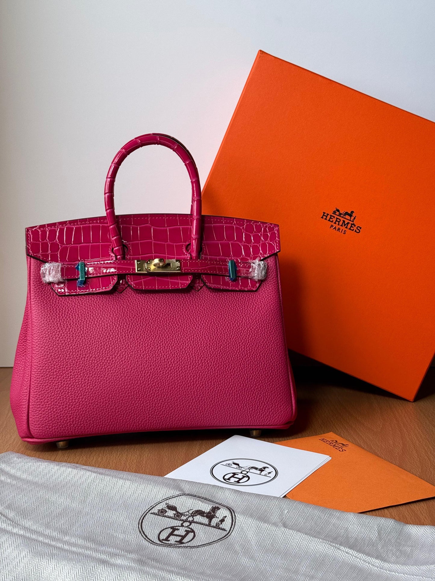 Hermès Bag | Birkin 25 Crocodile Framboise Pink