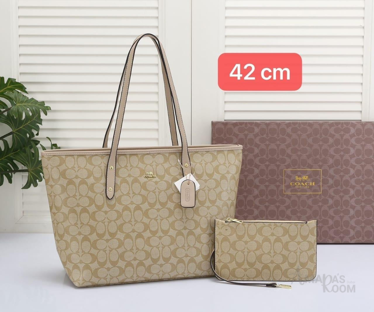 Coach Bag City Tote Bag in Signature Canvas